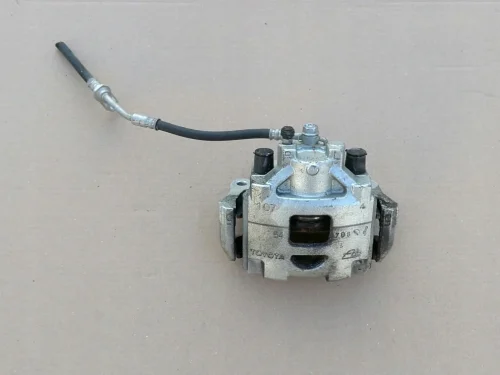 toyota-yaris-iii-zacisk-tarcz-prawa-przod-11-19-ed-car.pl