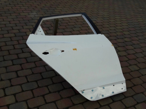 hyundai-ix35-i-lift-drzwi-prawy-tyl-tylne-13-15-ed-car.pl