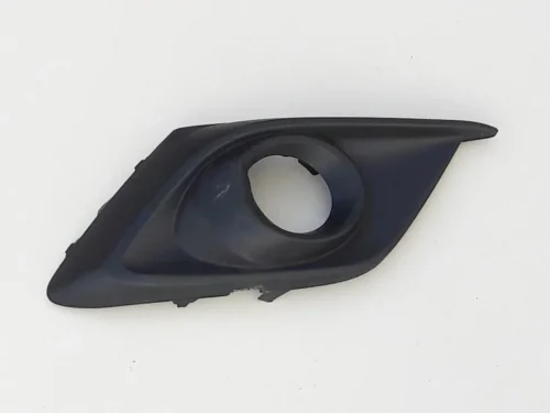 mazda3-iii-bm-ramka-halogenu-prawy-przod-13-16-bhr1-50c11-ed-car.pl-93557
