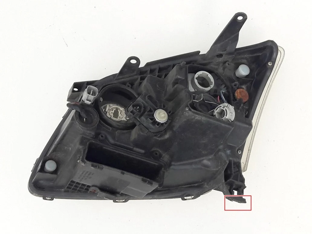avensis-ii-t25-lampa-h7-reflektor-prawy-przod-03-81170-05190-ed-car.pl