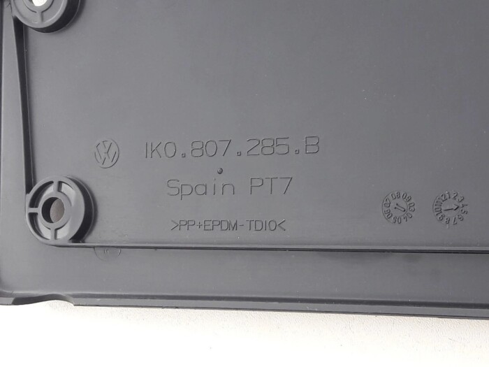 vw-golf-v-1k0-podkladka-ramka-tablicy-przod-03-09-1k0807285b-1k0-807-285-b-ed-car.pl