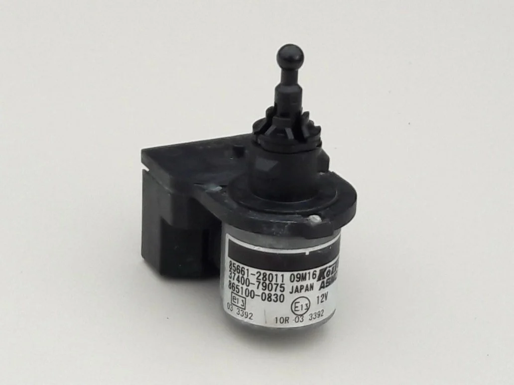 lexus-gx460-land-cruiser-150-silniczek-reflektora-85661-28011-09m16-ed-car.pl