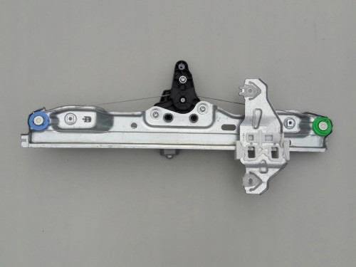 nissan-qashqai-ii-j11-silniczek-szyby-prawy-tyl-82700-4ea0a-sd884z04-gb-558rc-ed-car.pl