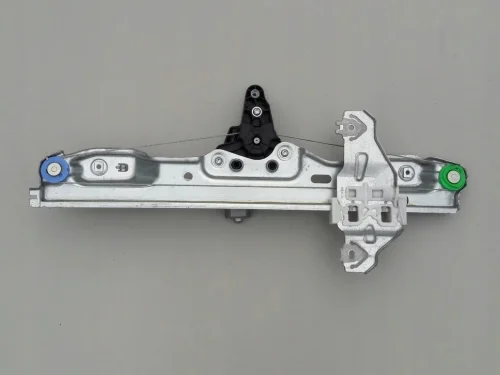 nissan-qashqai-ii-j11-silniczek-szyby-prawy-tyl-82700-4ea0a-sd884z04-gb-558rc-ed-car.pl