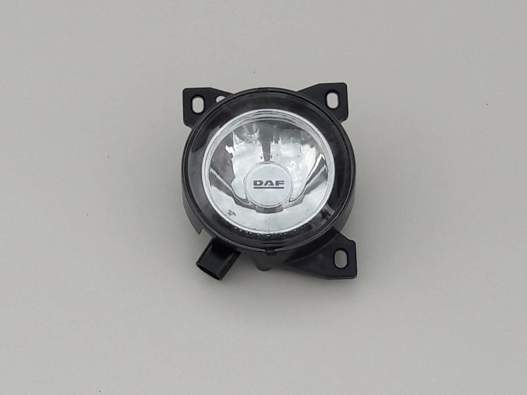 daf-xf-cf-lf-95-105-halogen-zaslepka-przod-01-965467-00-965483-01-ed-car.pl-83574