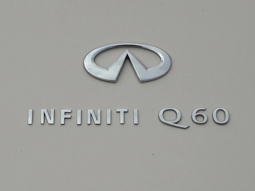 infiniti-q60-cabrio-emblemat-klapy-tyl-tylnej-09-84890-jj50a-ed-car.pl