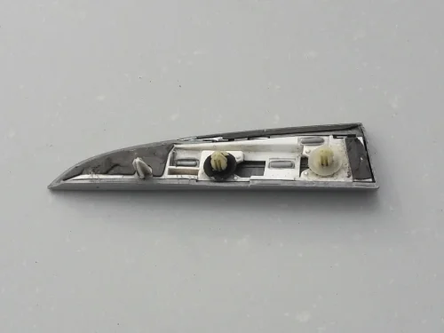 lexus-ls-iv-i-lift-listwa-blotnika-prawy-przod-06-brak-informacji-ed-car.pl