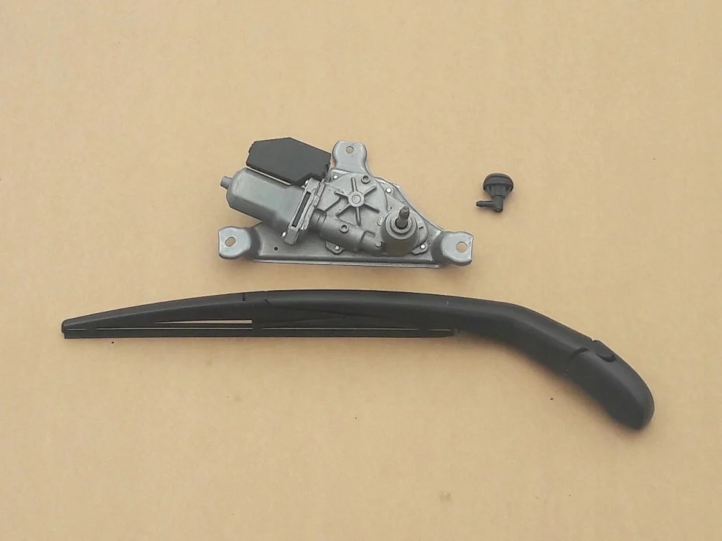 yaris-iii-wycieraczka-silniczek-klapy-tyl-11-14-85130-0d080-259600-2660-ed-car.pl