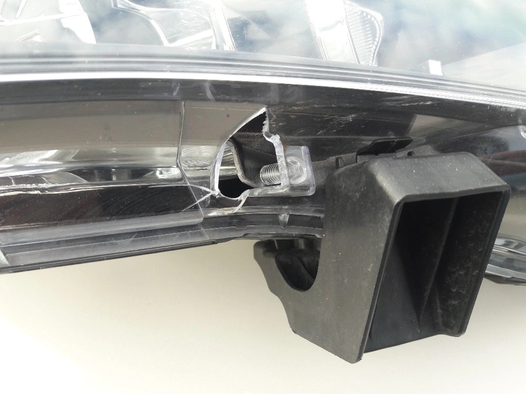 corolla-xi-e16-e18-lampa-reflektor-prawy-przod-13-81110-02e71-00-ed-car.pl