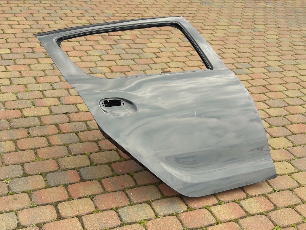 dacia-sandero-ii-drzwi-prawy-tyl-tylne-12-20-821123841r-ed-car.pl