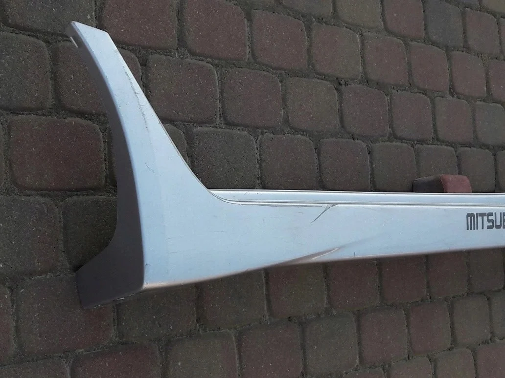 mitsubishi-grandis-prog-prawy-listwa-progowa-03-11-mn145462-ed-car.pl