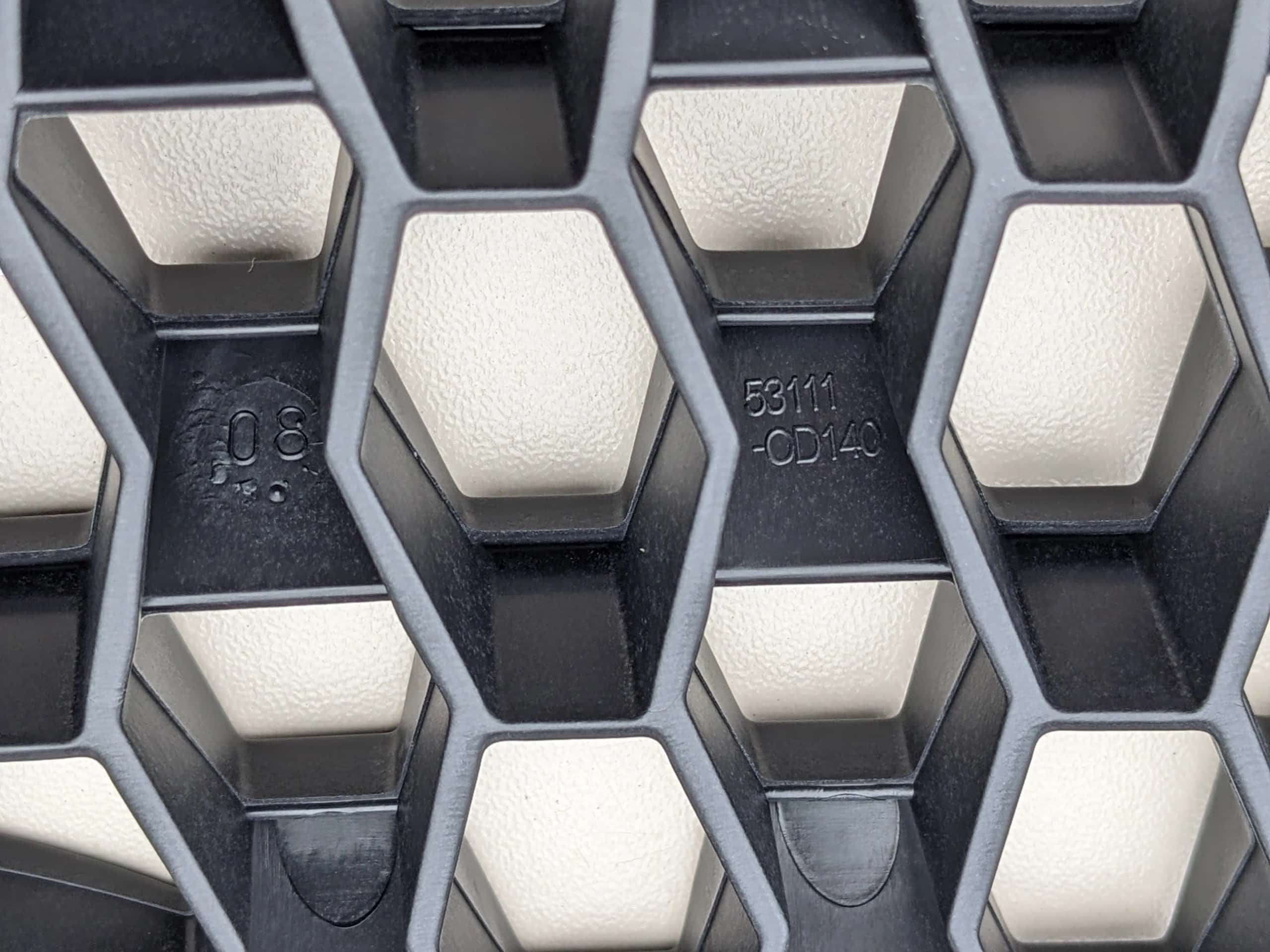 toyota-yaris-ii-atrapa-grill-zderzaka-przod-05-09-a53111-0d140-ed-car.pl