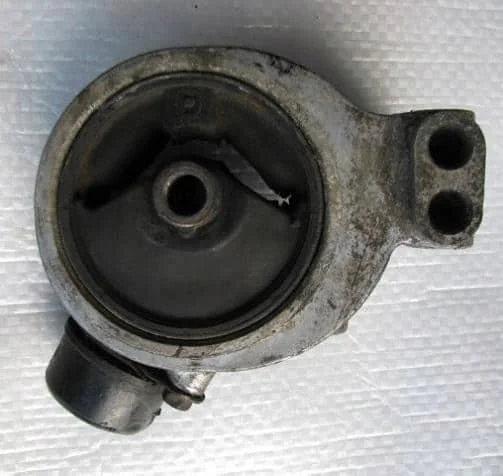 mitsubishi-galant-viii-2-0-poduszka-lapa-silnika-brak-informacji-ed-car.pl-46709