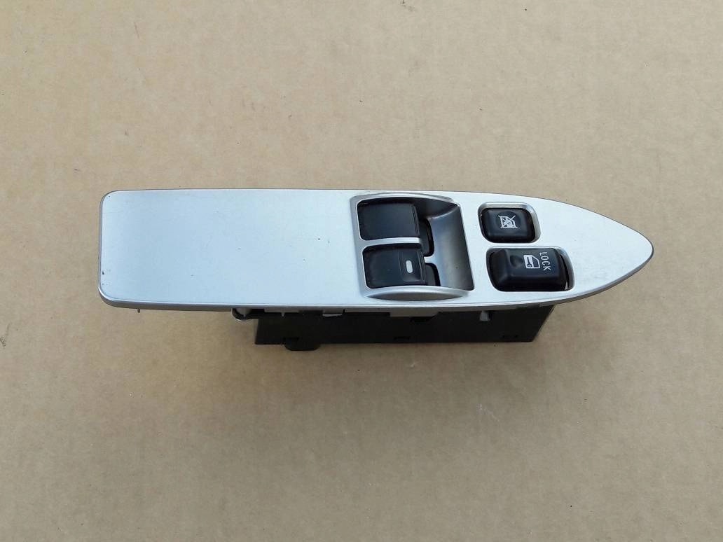 pajero-iv-3d-panel-przelacznik-szyby-lewy-przod-uk-brak-informacji-ed-car.pl-74168