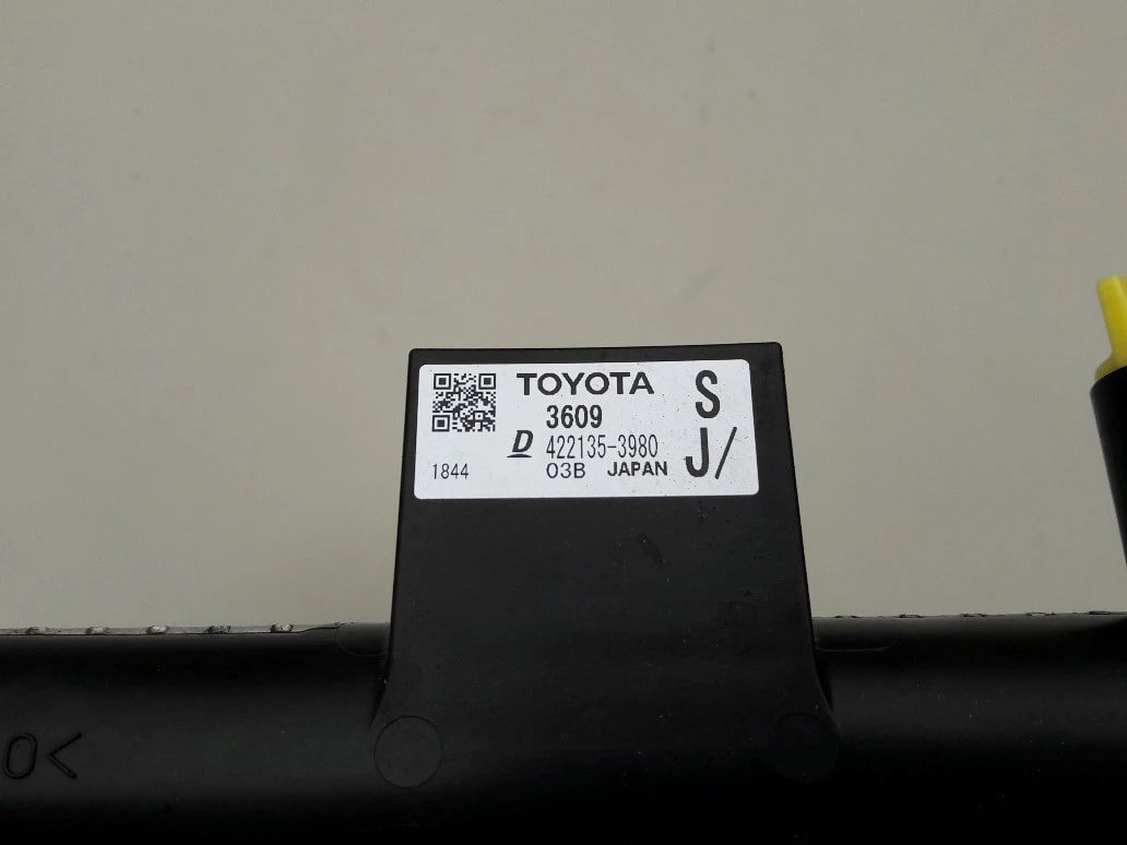 lexus-nx200t-nx300h-toyota-rav4-chlodnica-wody-15-422135-3980-ed-car.pl-4865601