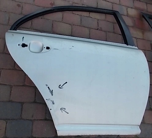 avensis-ii-t25-hb-sedan-drzwi-prawy-tyl-tylne-03-09-67003-05110-ed-car.pl-4860620