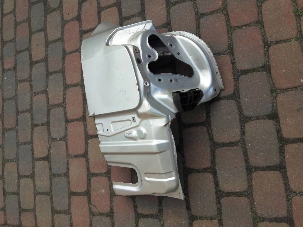 avensis-ii-t25-hb-okular-slizg-lampy-lewy-tyl-03-a61698-05040-ed-car.pl-4890038