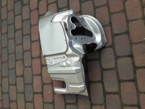 avensis-ii-t25-hb-okular-slizg-lampy-lewy-tyl-03-a61698-05040-ed-car.pl-4890038