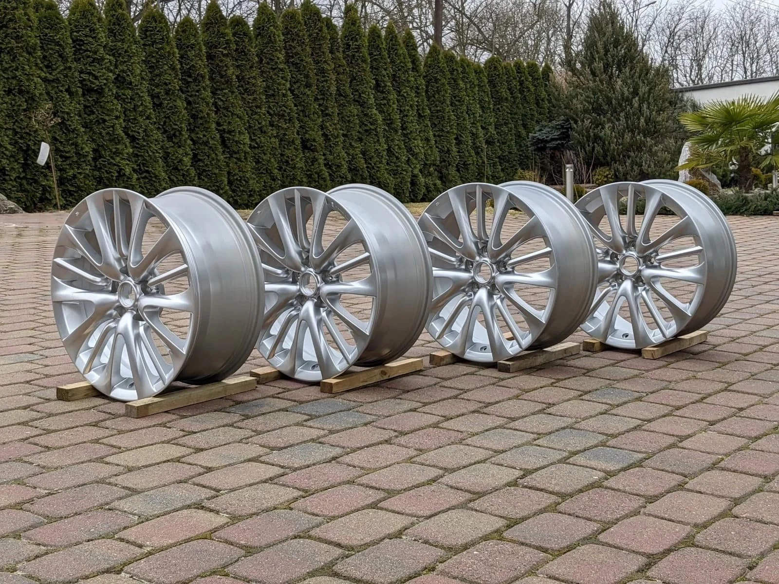infiniti-m35-m37-m56-q70-nowe-felgi-18x8-et43-d0300-1m025-e2-ed-car.pl-5902523