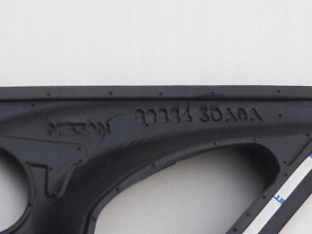 infiniti-q30-qx30-prawa-uszczelka-drzwi-lusterka-80864-5da0a-ed-car.pl-4860578