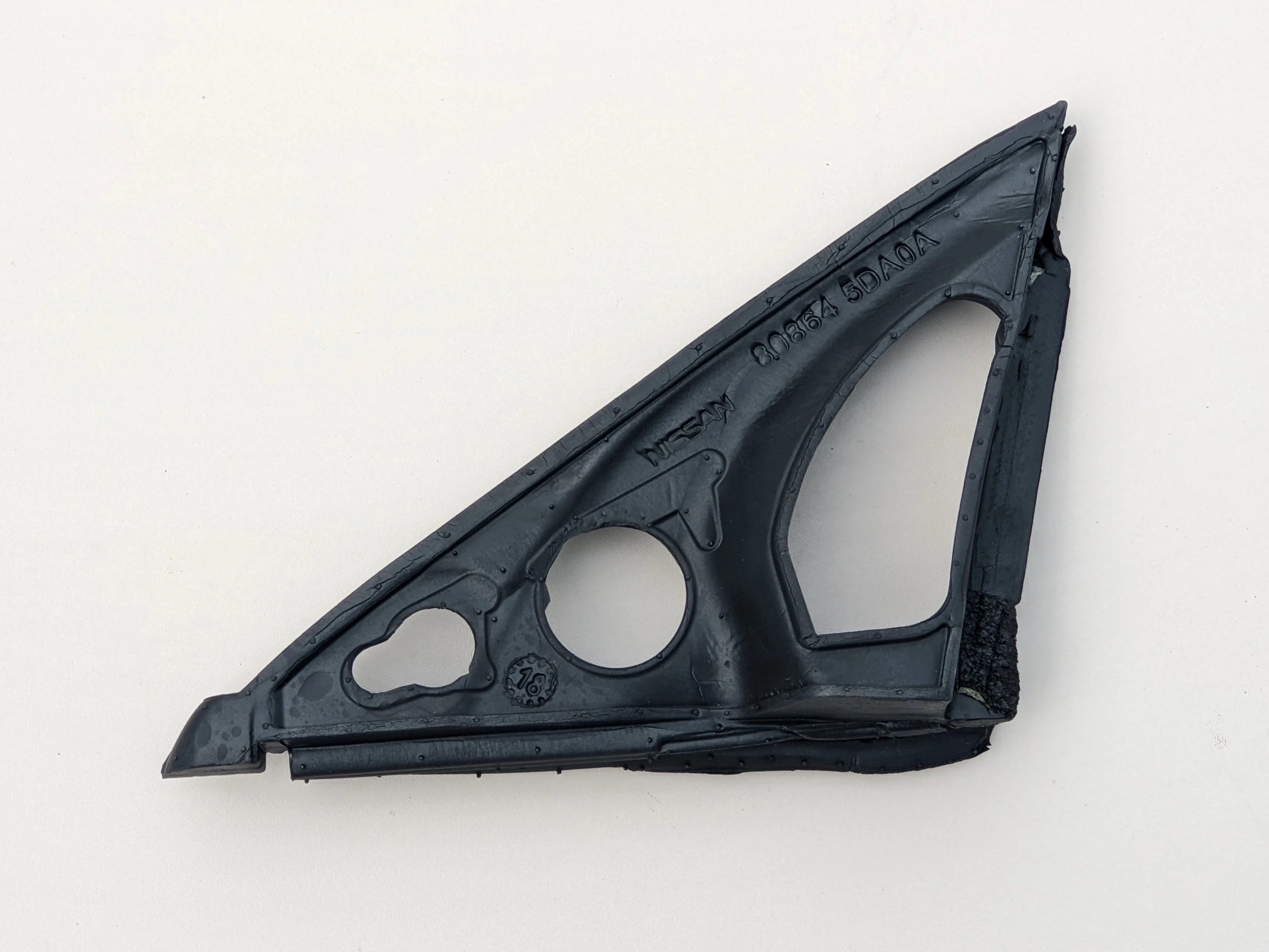 infiniti-q30-qx30-prawa-uszczelka-drzwi-lusterka-80864-5da0a-ed-car.pl-5961352