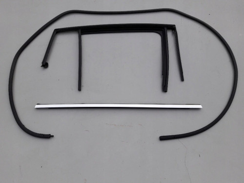 infiniti-q30-qx30-uszczelka-drzwi-prawy-tyl-15-80330-5da3a-ed-car.pl-4865862