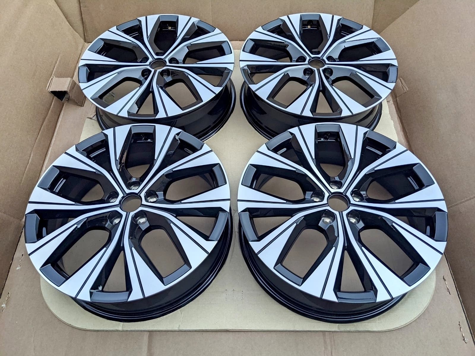 renault-grand-scenic-iv-felgi-6-5x20-ch5-33-et33-403002842r-403002642r-ed-car.pl-5966336