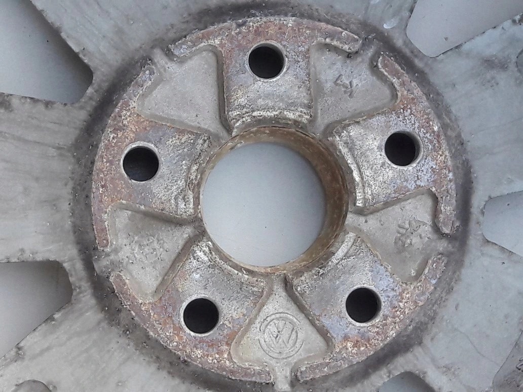 vw-amarok-2h0-felga-aluminiowa-5x120-6-5x16-et62-2h0-601-025-2h0601025-ed-car.pl-4861628