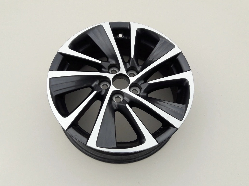 lexus-ct200h-felga-aluminiowa-5x100-16x6-et45-42611-76240-4261176240-002063-2014-ed-car.pl-5944054