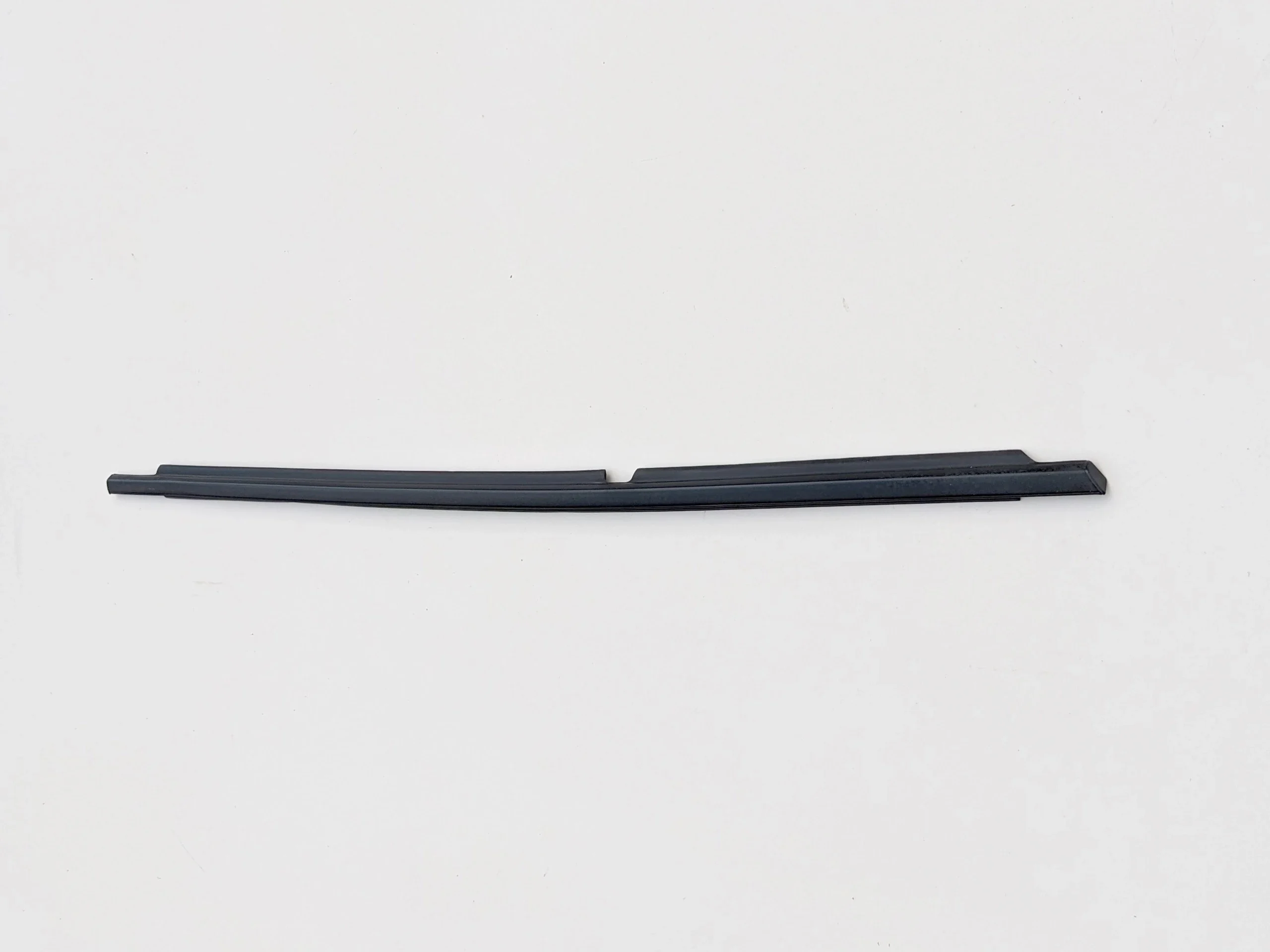 lexus-is200-listwa-zgarniajaca-lewy-tyl-98-05-a75740-53010-ed-car.pl-4887676