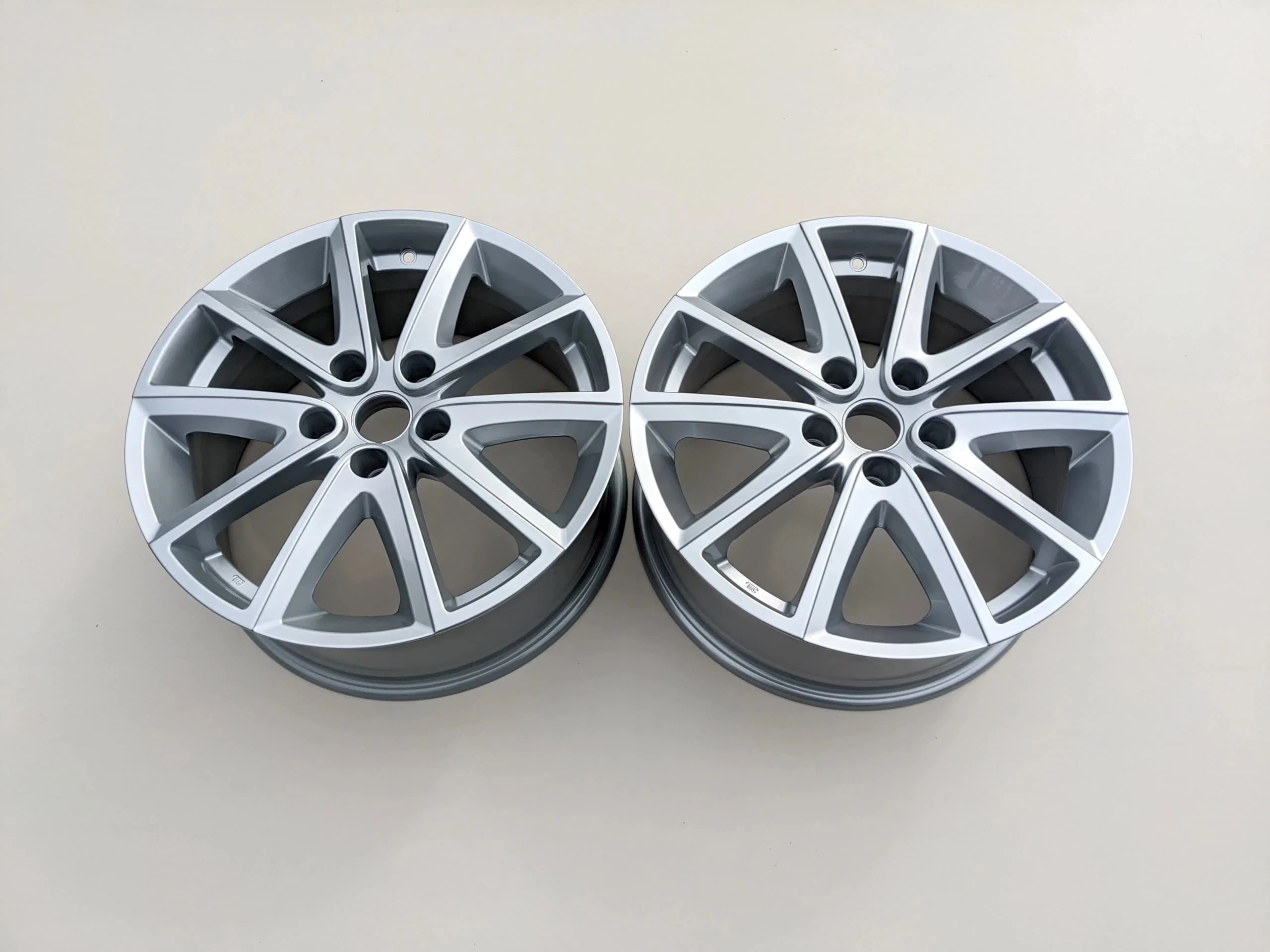 renault-toyota-nissan-suzuki-felgi-7x17-h2-et40-7600re_7017-ed-car.pl-5967817