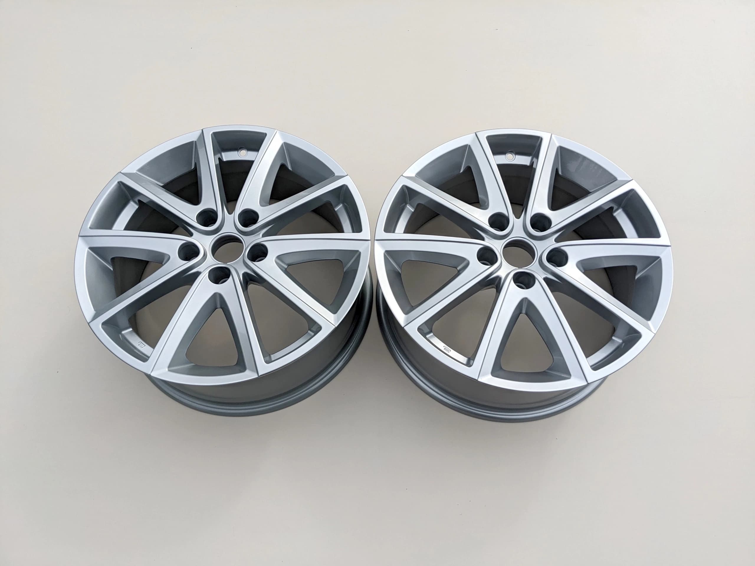 renault-toyota-nissan-suzuki-felgi-7x17-h2-et40-7600re_7017-ed-car.pl-5967817