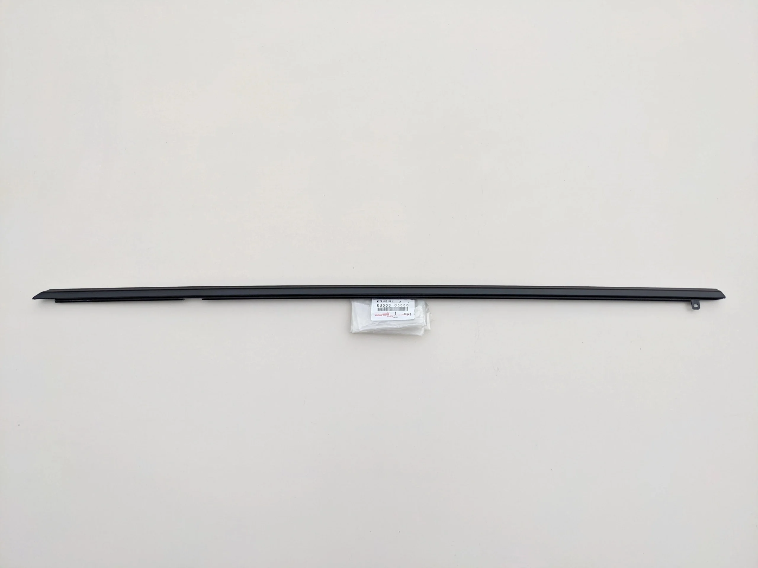 toyota-gt86-listwa-zgarniajaca-lewy-przod-16-20-su003-05660-ed-car.pl-5970240