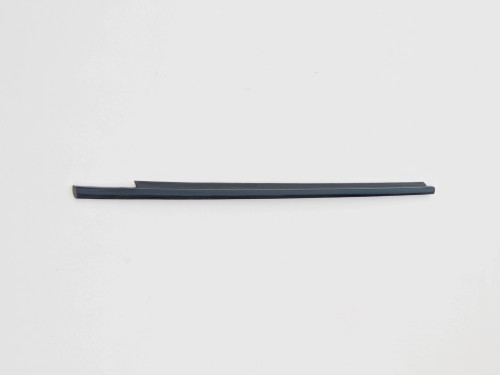 yaris-iii-listwa-zgarniajaca-prawy-przod-11-20-68160-0d150-681600d150-ed-car.pl-4863375