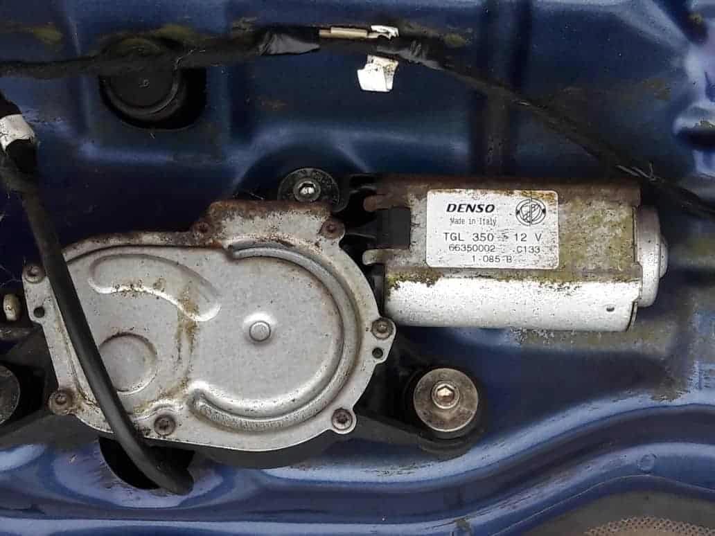 alfa-romeo-147-klapa-tyl-tylna-szyba-00-04-43r-000020-66350002-ed-car.pl-4889533