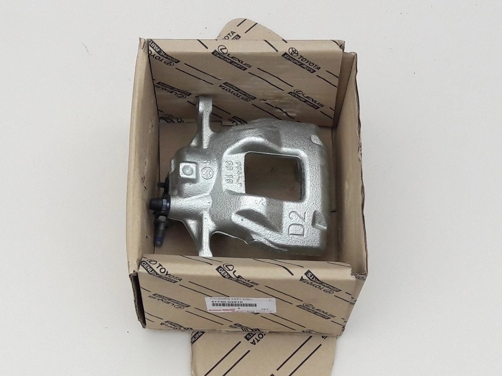 auris-ii-corolla-e18-zacisk-hamulcowy-prawy-przod-a47730-02510-ed-car.pl-6043590