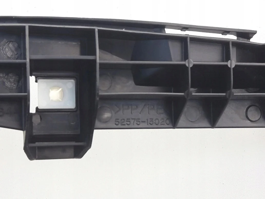corolla-e12-kombi-slizg-zderzaka-prawy-tyl-01-04-a52575-13020-ed-car.pl-4864961