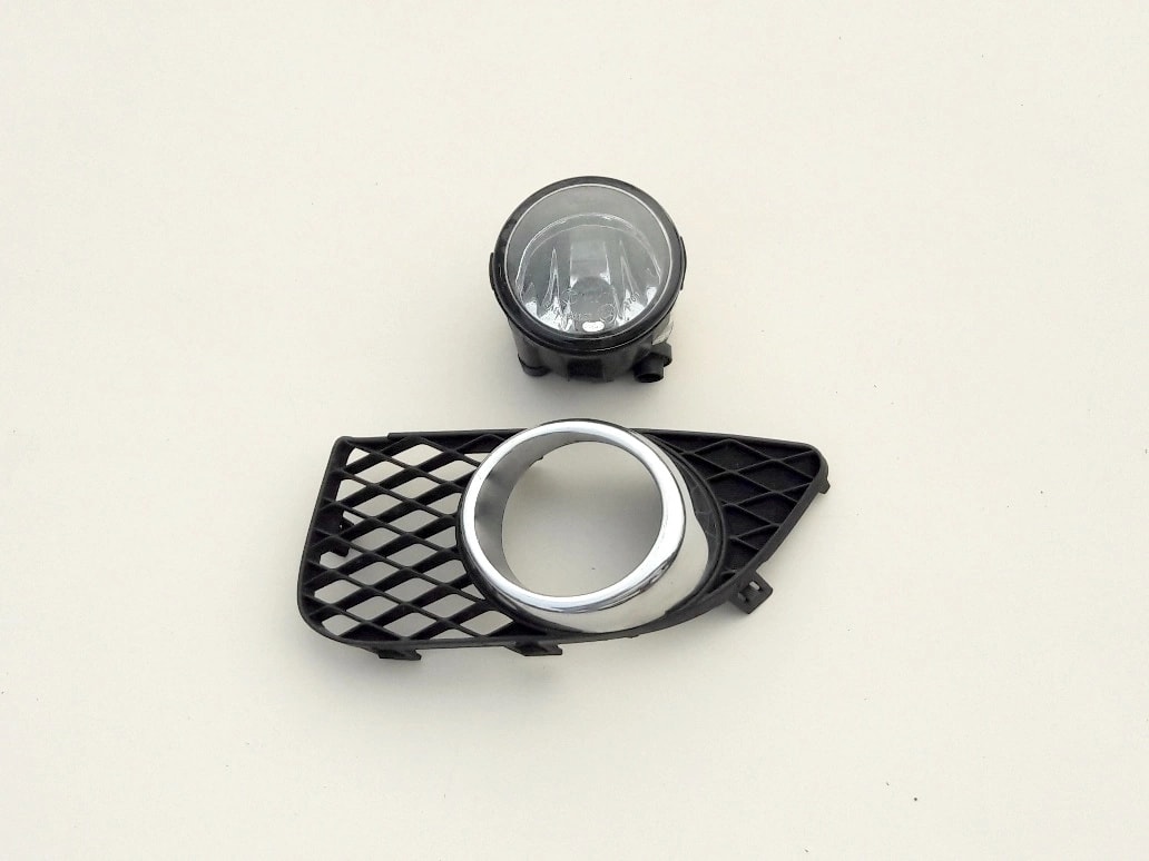 infiniti-m30-m35-m37-q70-halogen-ramka-lewy-przod-86150-8993b-62257-1ms4a-ed-car.pl-6099484