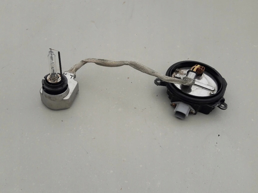 nissan-gt-r-gtr-r35-przetwornica-lampy-reflektora-eana2nb11967-ed-car.pl-4866219