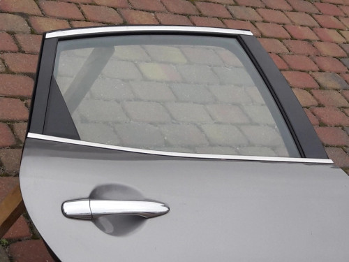 infiniti-m30-m35-m37-q70-listwa-drzwi-prawy-tyl-822d2-1ma0a-ed-car.pl-6129212