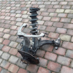 Infiniti M30 M35 M37 Q70 McPherson zwrotnica lewa