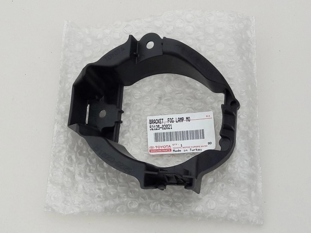 toyota-auris-i-lift-ramka-halogen-prawy-przod-09-a81210-0d042-ed-car.pl-4862103