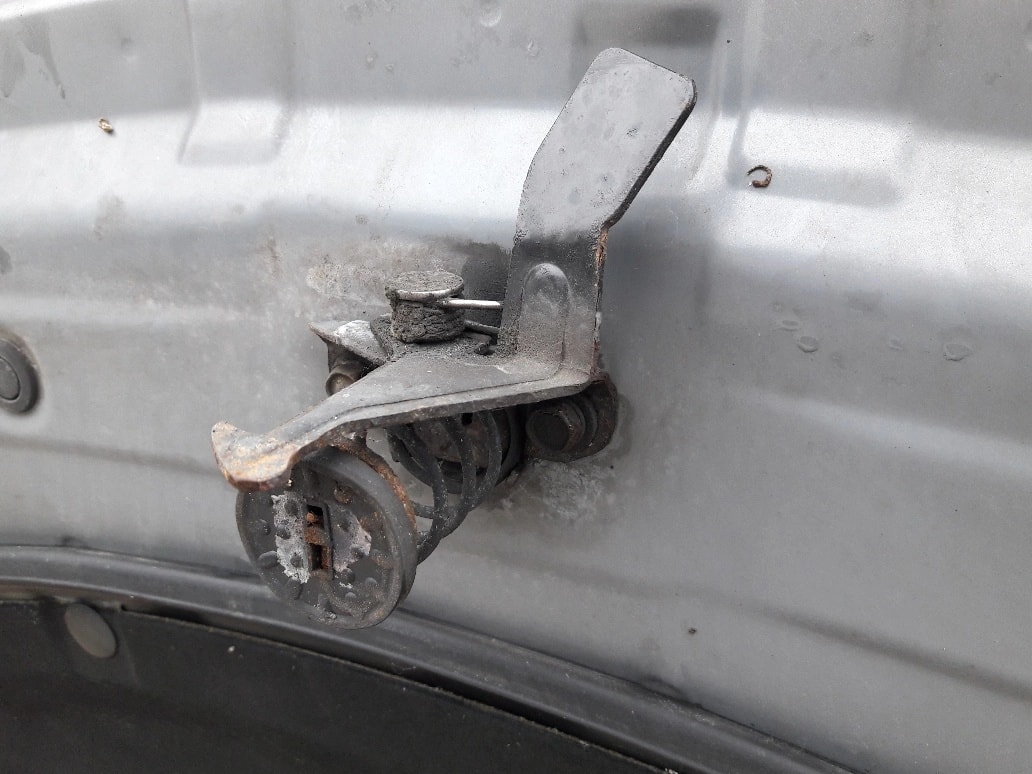 infiniti-m30-m35-m37-q70-rygiel-zamek-maski-przod-65670-1ma0a-ed-car.pl-6147017