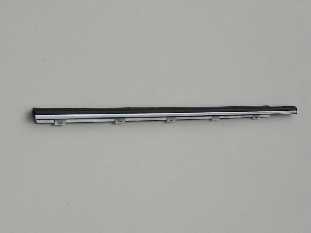 lexus-is-ii-e2-listwa-zgarniajaca-prawy-tyl-05-12-75730-53021-ed-car.pl-4858896