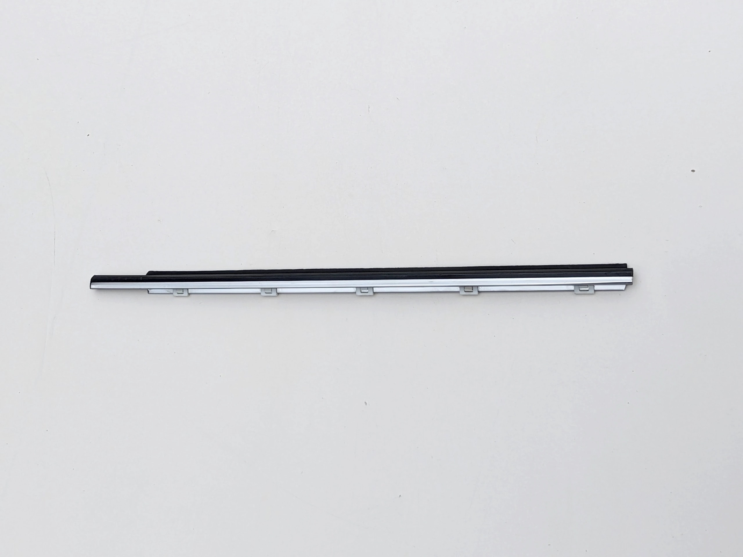 lexus-is-ii-e2-listwa-zgarniajaca-lewy-tyl-05-12-a75740-53020-ed-car.pl-6179602