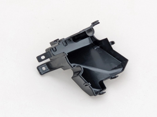 toyota-yaris-ii-puszka-obudowa-bezpiecznikow-05-a82663-0d020-ed-car.pl-6109743