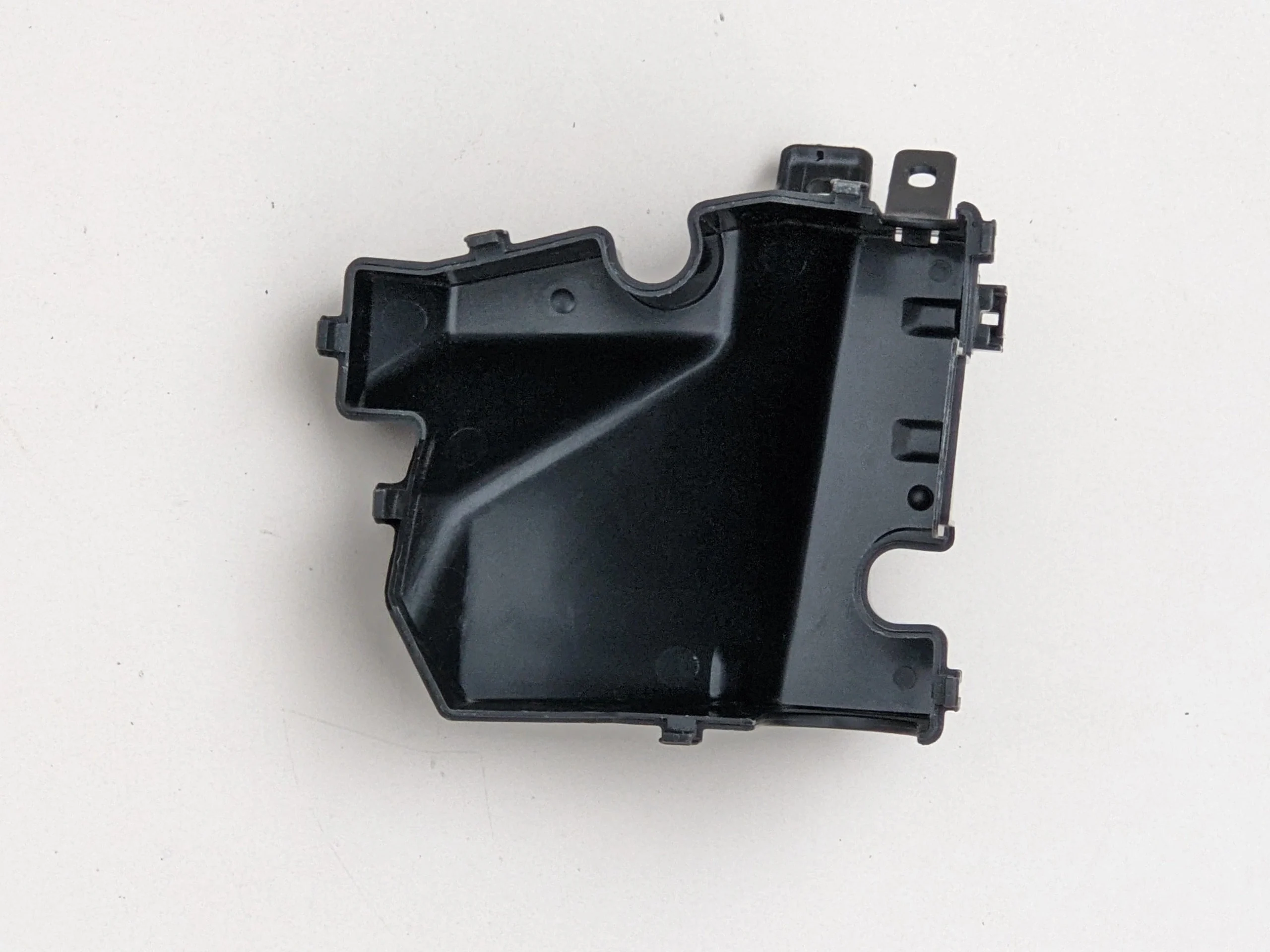 toyota-yaris-ii-puszka-obudowa-bezpiecznikow-05-a82663-0d020-ed-car.pl-6109743