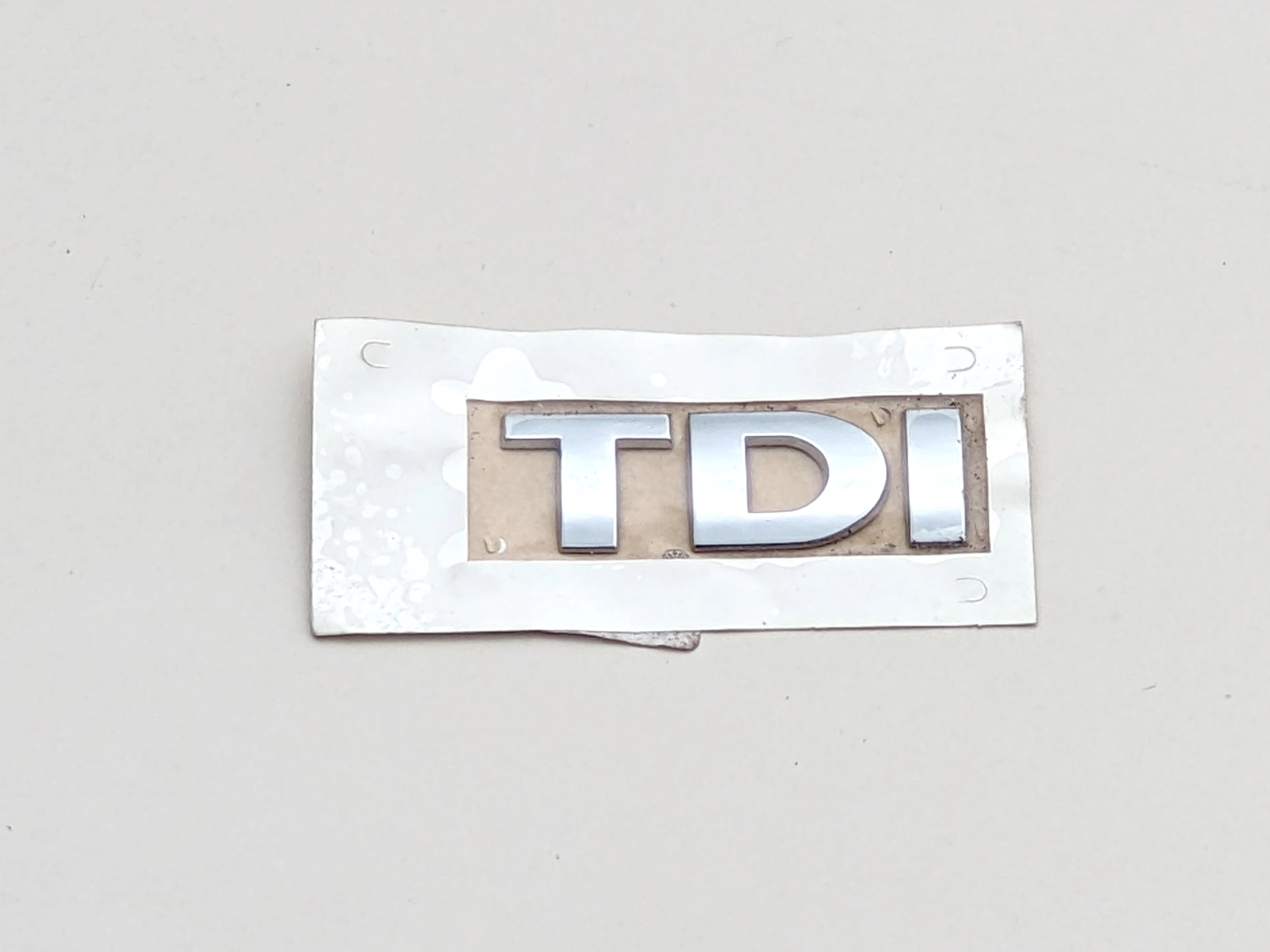 vw-touareg-golf-polo-touran-emblemat-tdi-klapy-tyl-3b0853675an-3b0853675-ed-car.pl-6222489