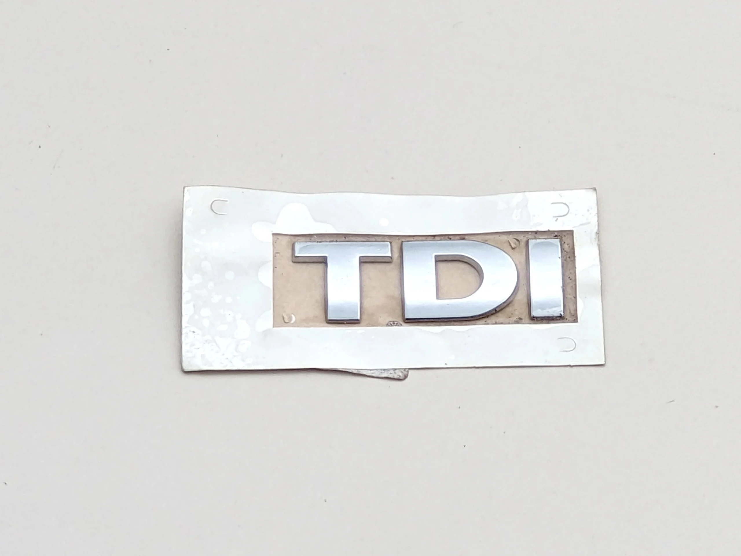 vw-touareg-golf-polo-touran-emblemat-tdi-klapy-tyl-3b0853675an-3b0853675-ed-car.pl-6222489