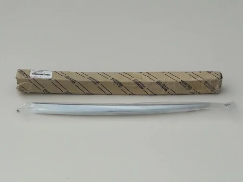 avensis-iii-t27-lift-listwa-klapy-prawy-tyl-15-18-a76813-05010-7681305010-ed-car.pl-5446432